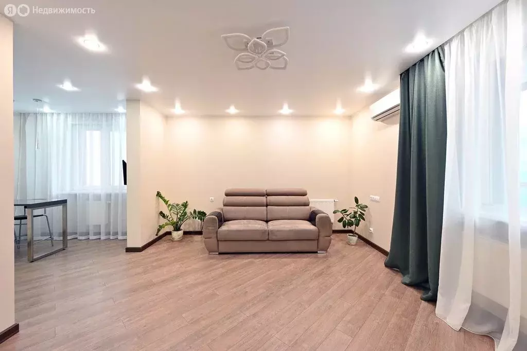 3-комнатная квартира: Казань, улица Алексея Козина, 7 (76.3 м) - Фото 1