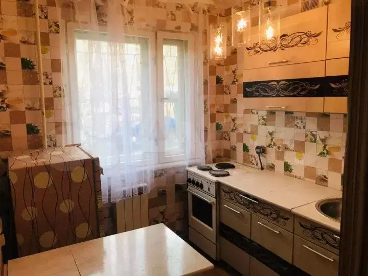 3-к. квартира, 60 м, 1/5 эт. - Фото 0