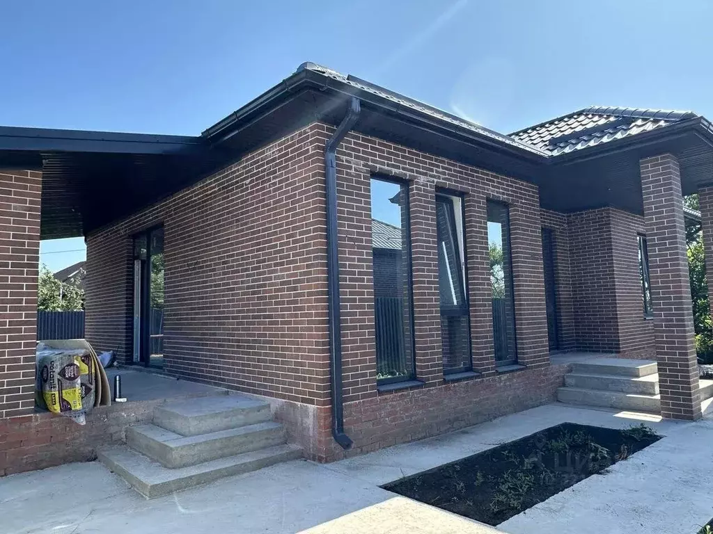 Дом в Краснодарский край, Динской район, Новотитаровская ст-ца ул. ... - Фото 0