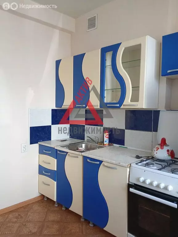 2-комнатная квартира: Каменск-Уральский, улица Белинского, 69 (62 м) - Фото 1