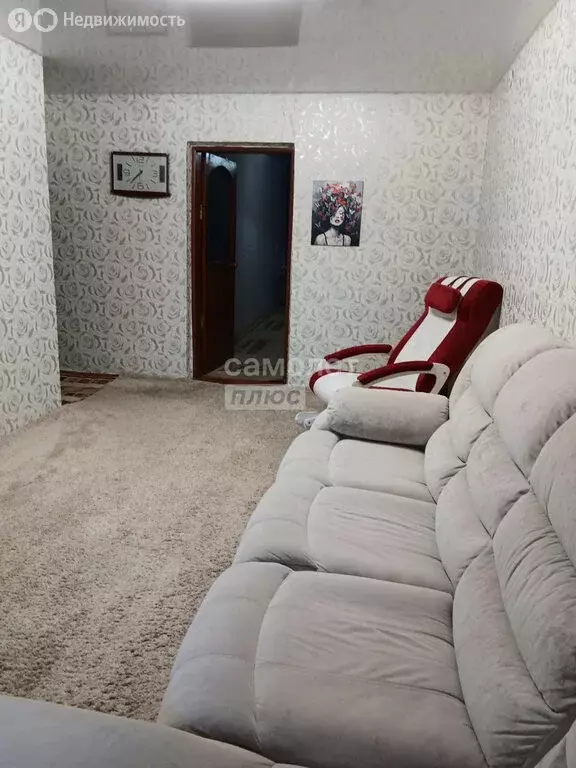 3-комнатная квартира: Усть-Чарышская Пристань, улица Гагарина, 26 (58 ... - Фото 1