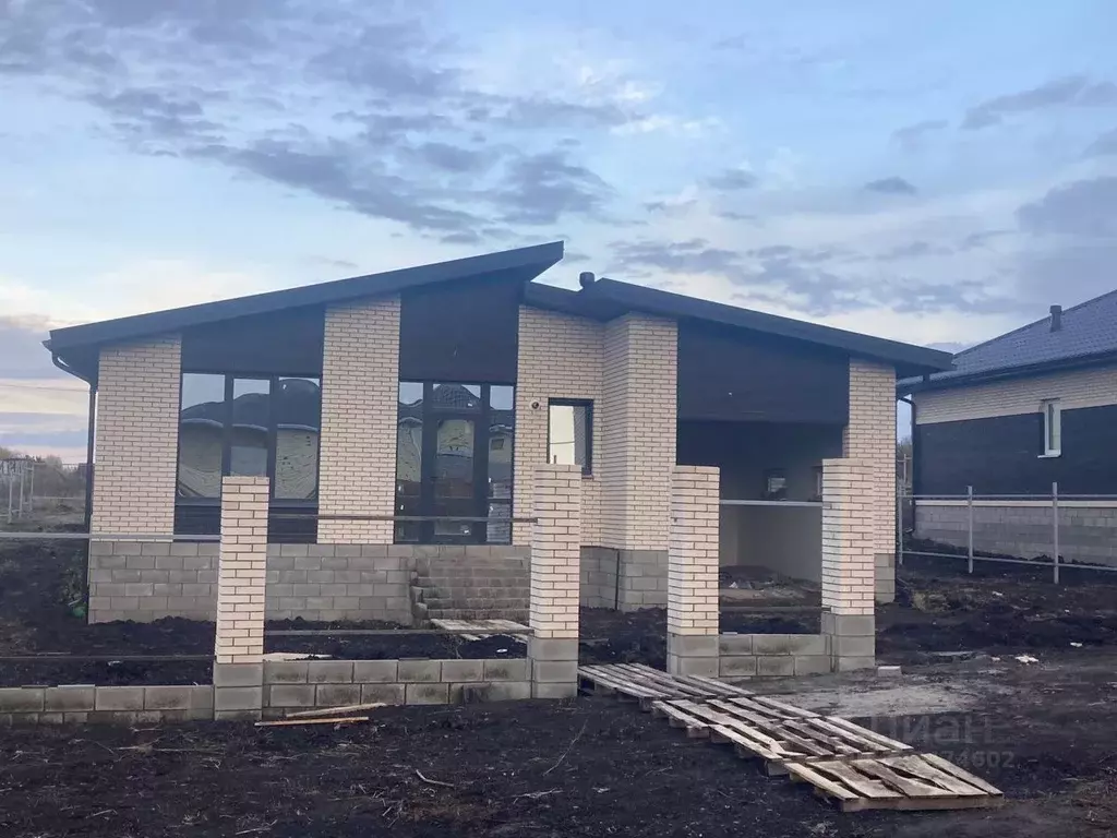 Дом в Белгородская область, Белгородский район, Дубовское с/пос, пос. ... - Фото 1