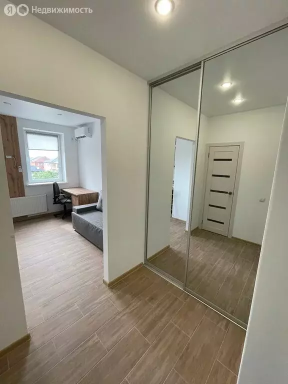 Квартира-студия: Краснодар, улица Лётчика Позднякова, 2 (24.6 м) - Фото 0