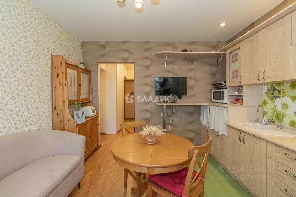 1-к кв. Владимирская область, Владимир Октябрьский военный городок, 7А ... - Фото 0