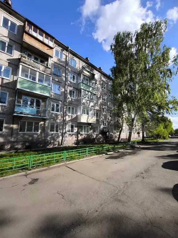 3-к. квартира, 60 м, 2/5 эт. - Фото 0