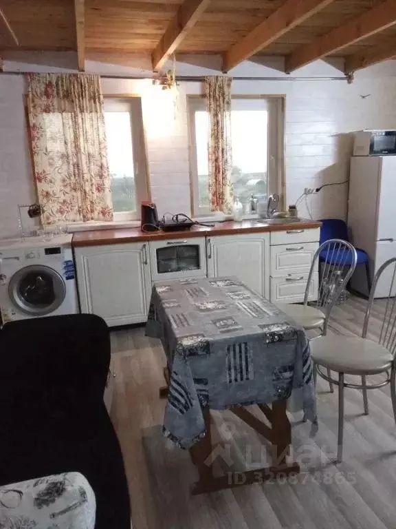 Дом в Самарская область, Ставропольский район, Верхние Белозерки ... - Фото 1