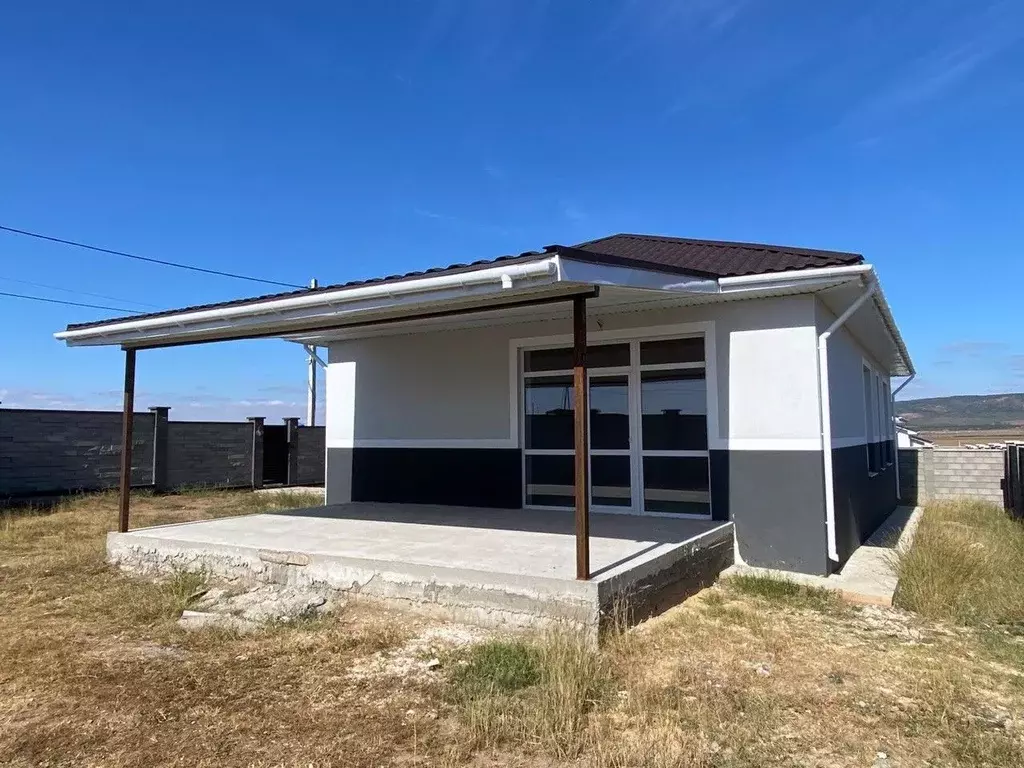 Дом в Крым, Симферопольский район, Добровское с/пос, с. Пионерское  ... - Фото 2