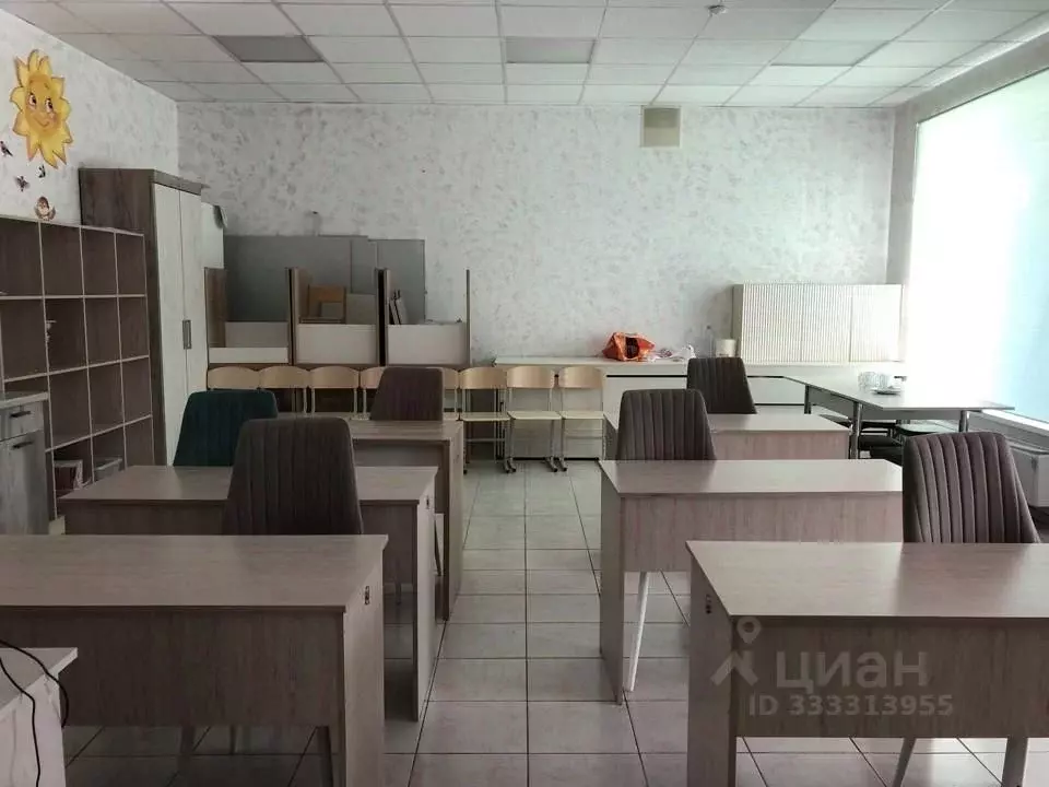 Помещение свободного назначения в Татарстан, Казань ул. Азата ... - Фото 2
