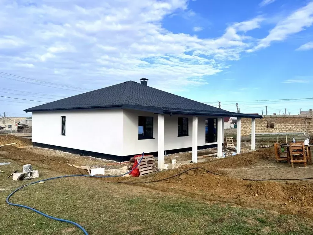 Дом в Крым, Симферопольский район, Добровское с/пос, с. Заречное ул. ... - Фото 2