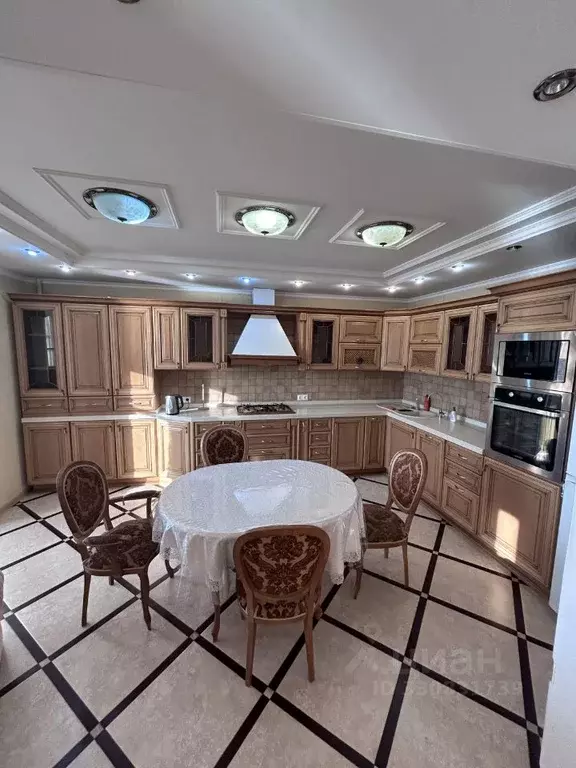3-к кв. Астраханская область, Астрахань ул. Бабефа, 2 (110.0 м) - Фото 1