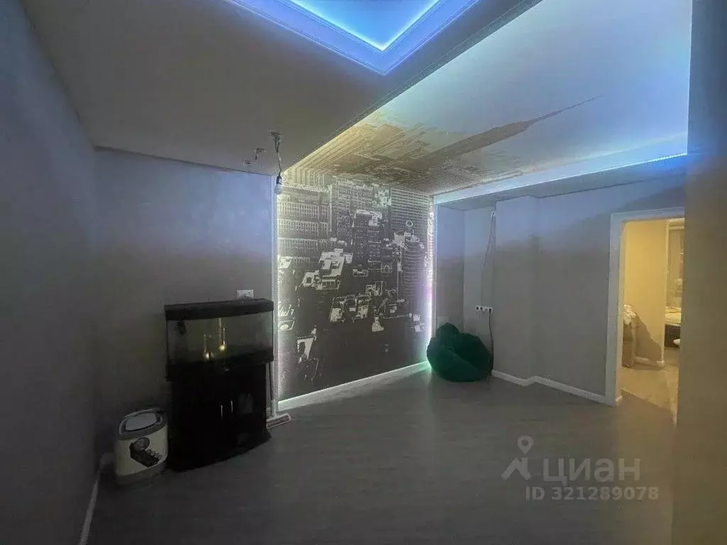 3-к кв. Красноярский край, Красноярск Взлетка мкр, ул. Батурина, 38 ... - Фото 0