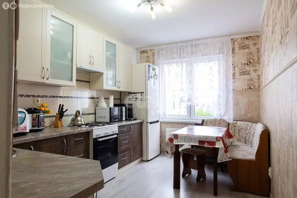 3-комнатная квартира: Калининград, улица Дзержинского, 168Г (74.8 м) - Фото 2