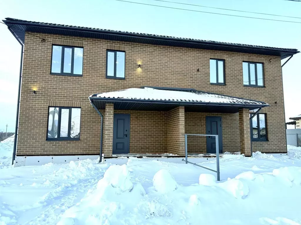 Таунхаус в Татарстан, Лаишевский район, Большекабанское с/пос, с. ... - Фото 1