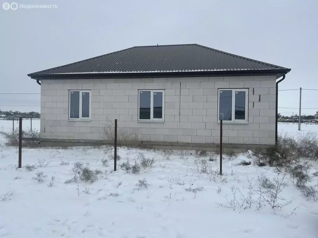 Дом в село Началово, улица Ильи Репина (90 м) - Фото 1