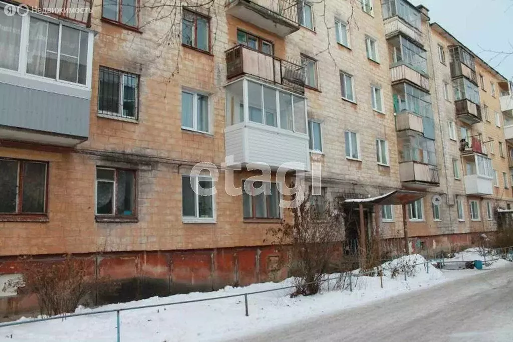 4-комнатная квартира: Нижний Тагил, улица Космонавтов, 45 (63 м) - Фото 0