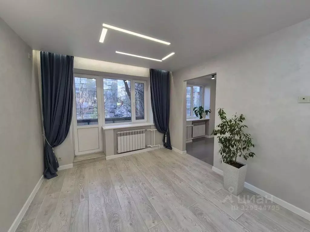 3-к кв. Самарская область, Самара Ново-Садовая ул., 25 (79.0 м) - Фото 0