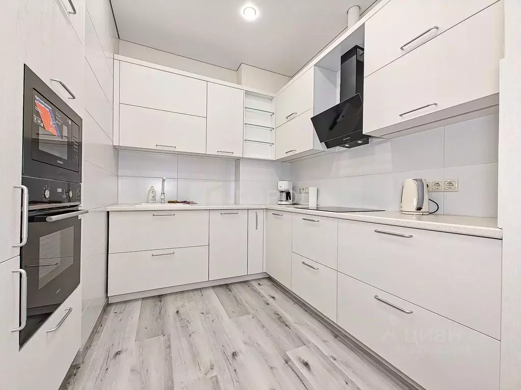 1-к кв. Новосибирская область, Новосибирск ул. Кирова, 50 (60.0 м) - Фото 1