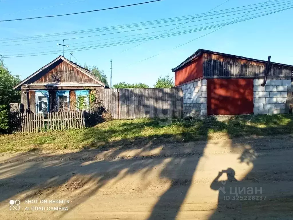 Дом в Свердловская область, Белоярский пгт ул. Пролетарская, 13 (20 м) - Фото 1