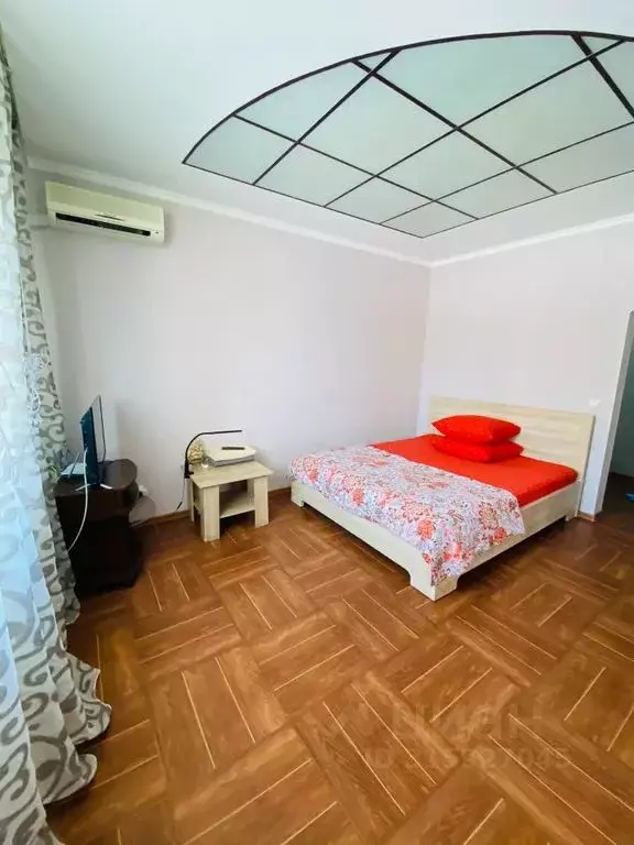1-к кв. Оренбургская область, Оренбург Салмышская ул., 70/1 (40.0 м) - Фото 0