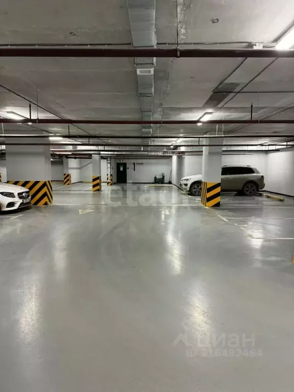 Гараж в Свердловская область, Екатеринбург ул. Декабристов, 20 (15 м) - Фото 1