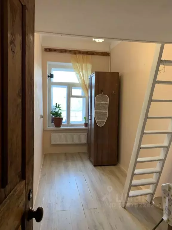 5-к кв. Санкт-Петербург просп. Малый Васильевского острова, 30-32 ... - Фото 1