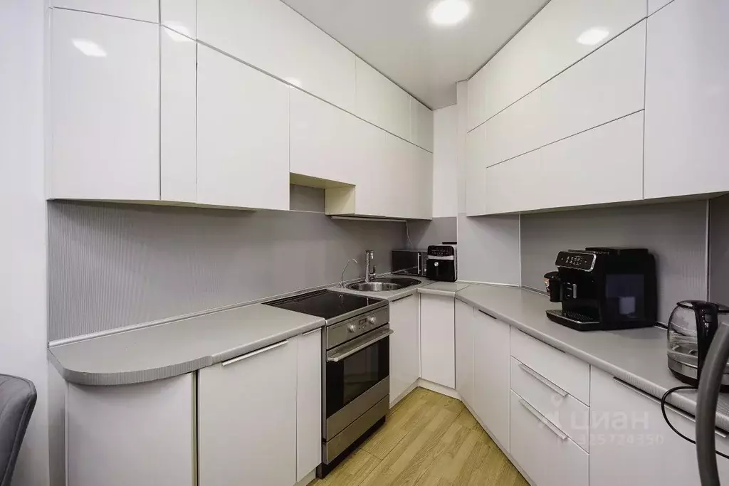 2-к кв. Омская область, Омск Звездная ул., 12 (61.0 м) - Фото 1