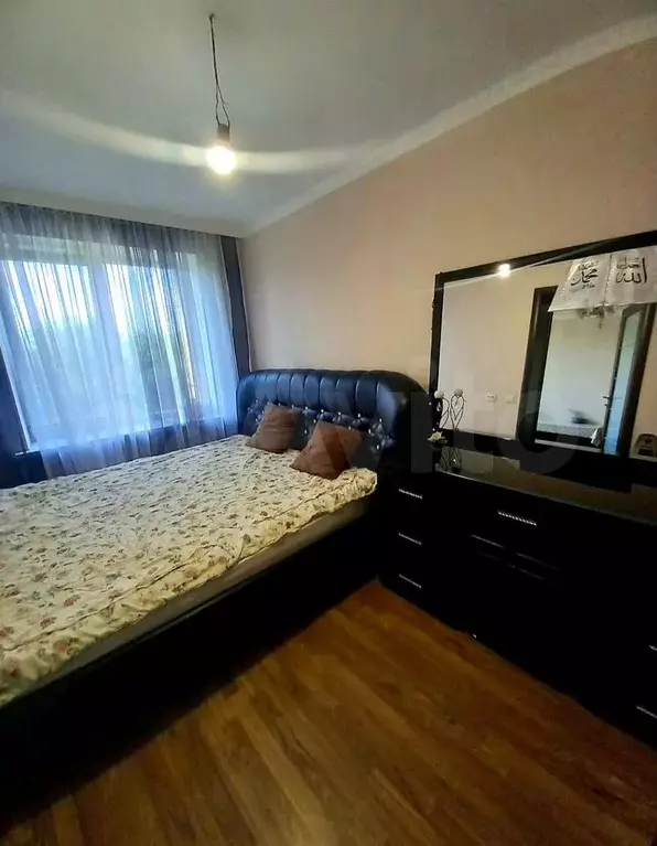 Комната 32 м в 2-к., 5/5 эт. - Фото 1
