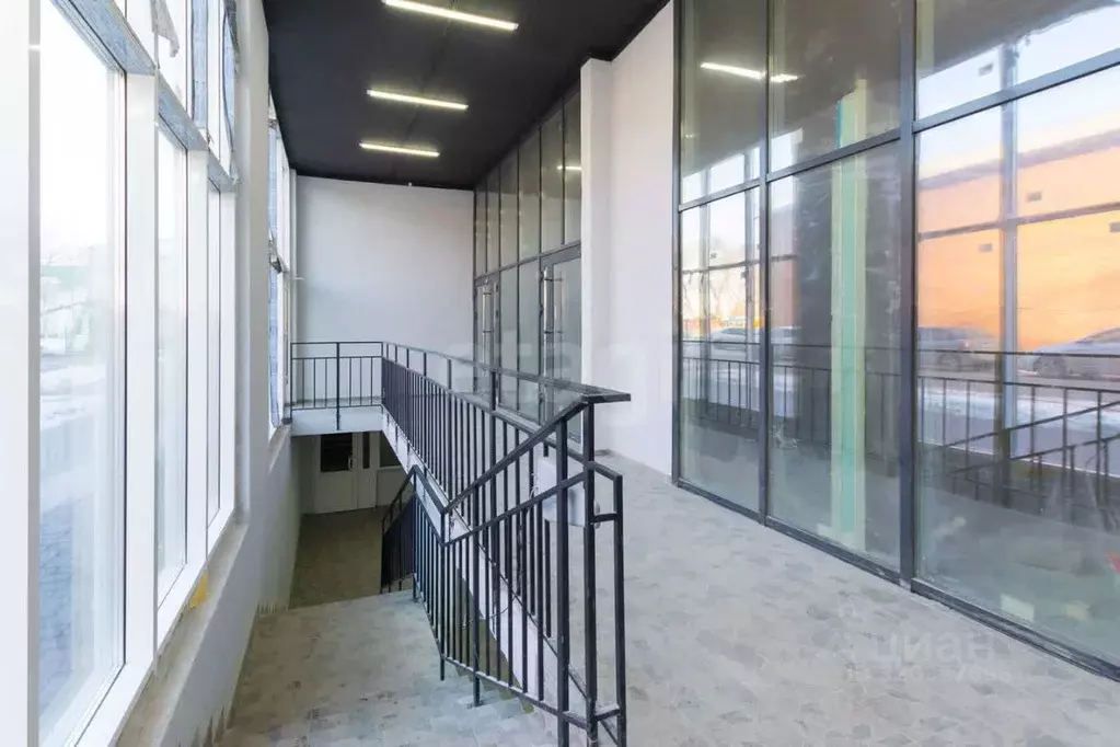 Помещение свободного назначения в Тюменская область, Тюмень ул. ... - Фото 2