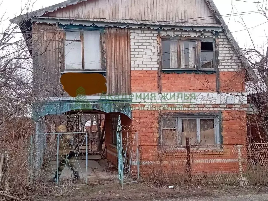 Дом в Саратовская область, Энгельсский район, Красноярское ... - Фото 0