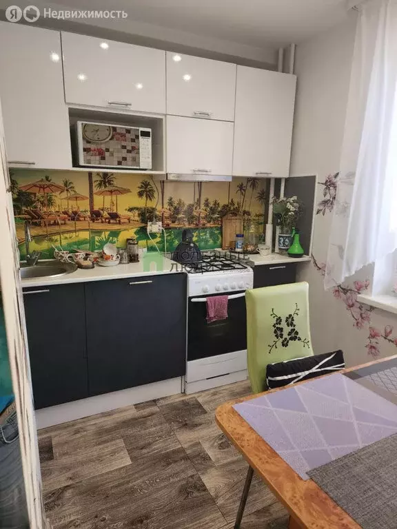 3-комнатная квартира: Ижевск, улица Михаила Петрова, 8 (54 м) - Фото 1