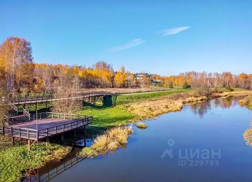 Участок в Московская область, Красногорск городской округ, д. ... - Фото 1