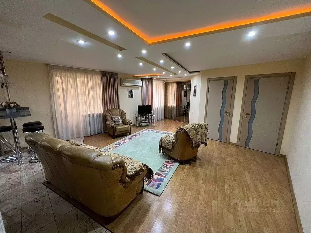 Студия Ростовская область, Ростов-на-Дону ул. Шеболдаева, 4/4 (70.4 м) - Фото 1