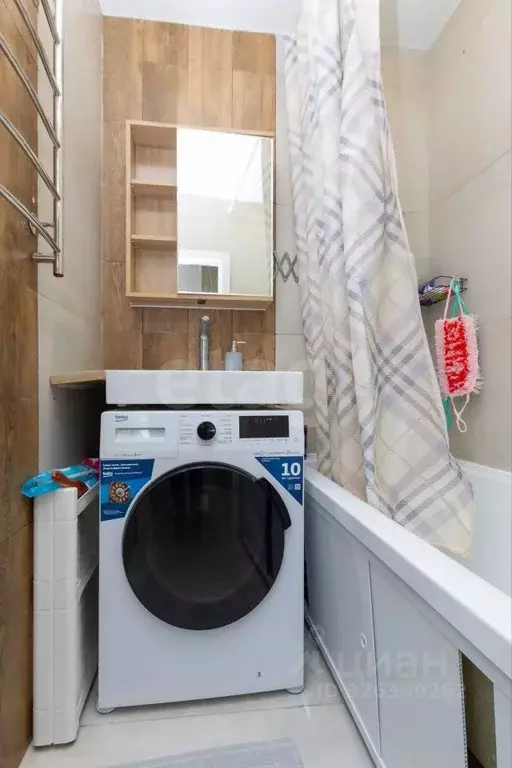 2-к кв. Тюменская область, Тюмень ул. Тимофея Чаркова, 83 (55.0 м) - Фото 2