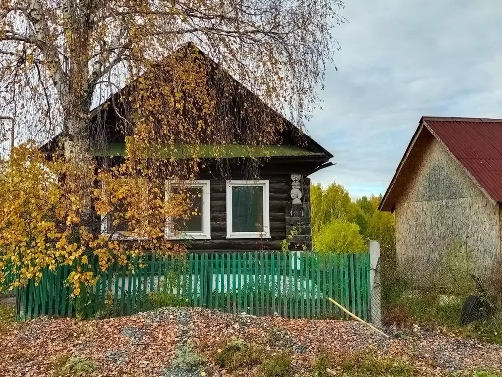 Дом в Свердловская область, Первоуральск городской округ, пос. ... - Фото 0