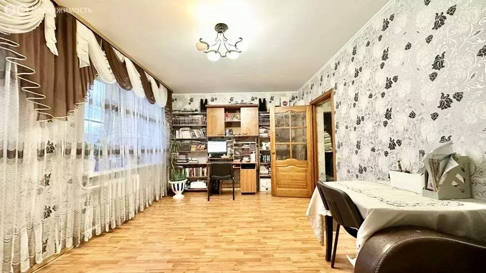 5-комнатная квартира: Тюмень, улица Пермякова, 31 (80 м) - Фото 1