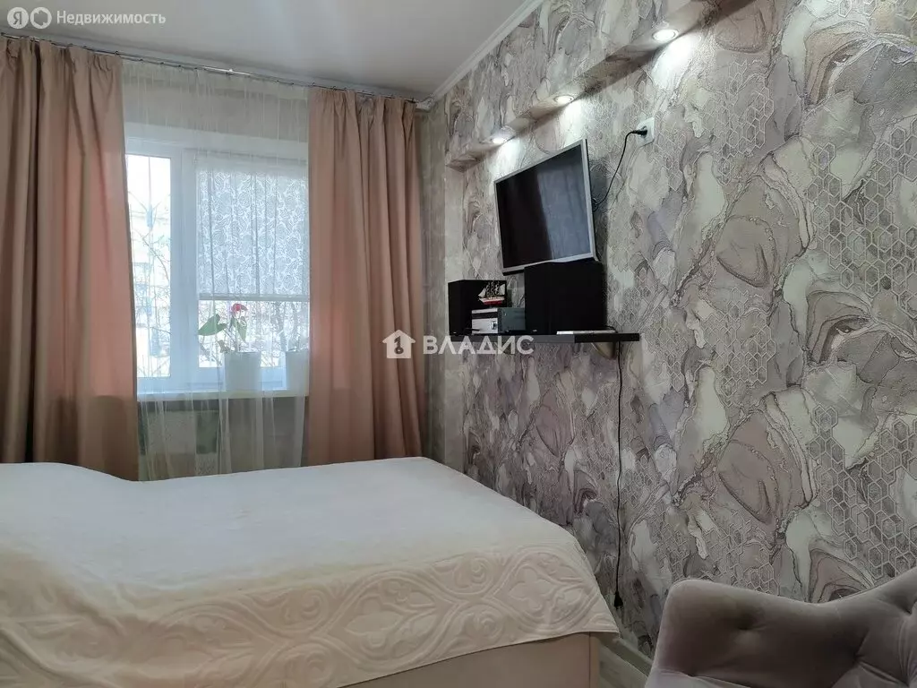 4-комнатная квартира: Улан-Удэ, микрорайон Восточный, улица Туполева, ... - Фото 1