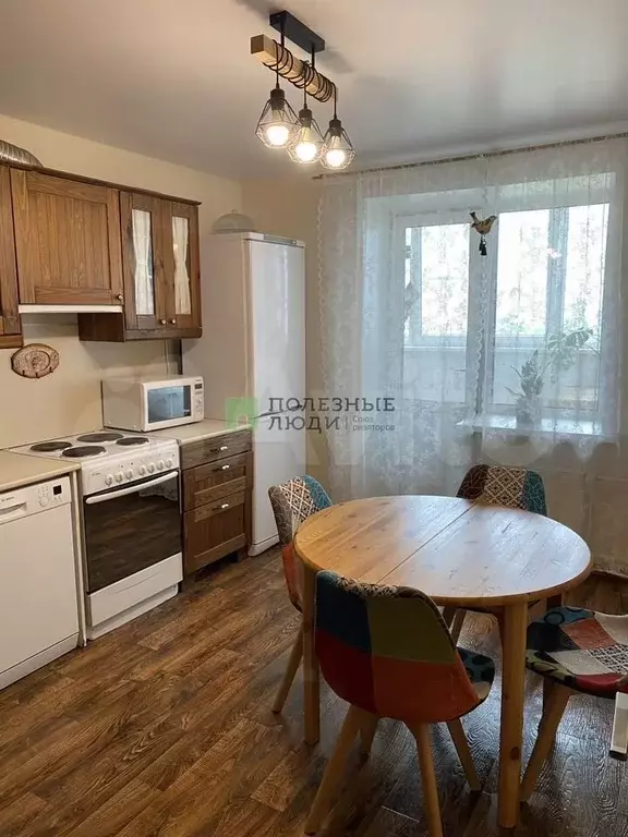 3-к. квартира, 89 м, 4/10 эт. - Фото 1