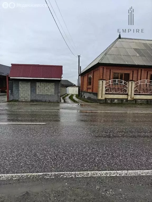 Дом в село Автуры, улица Бамат-Гирей-Хаджи (279 м) - Фото 1