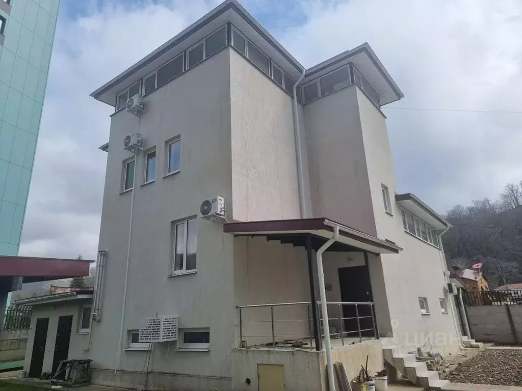 Дом в Краснодарский край, Сочи городской округ, Дагомыс пгт  (500 м) - Фото 1