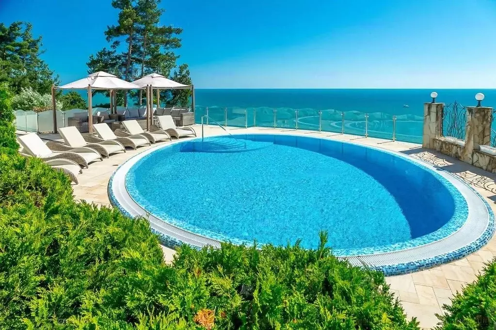 Дом в Краснодарский край, Сочи Курортный просп., 127 (500 м) - Фото 1