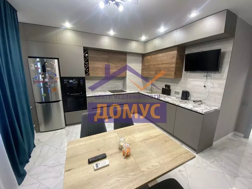 3-к кв. Белгородская область, Белгород ул. Горького, 54Б (92.4 м) - Фото 0