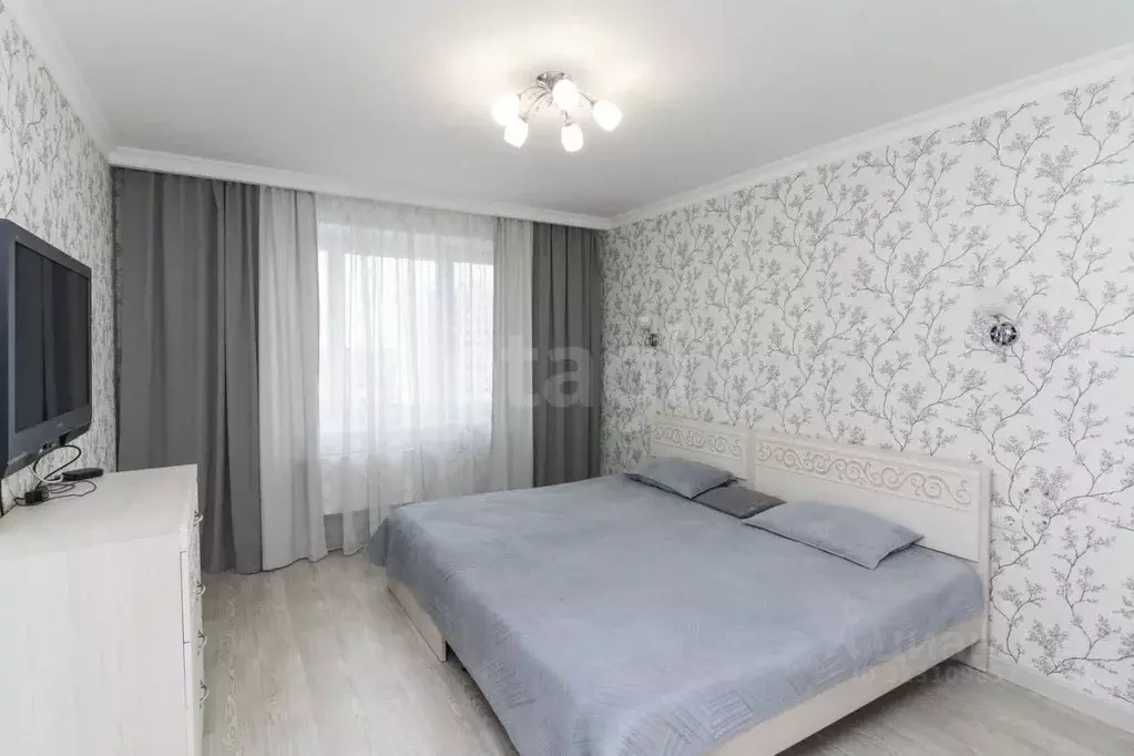 2-к кв. Тюменская область, Тюмень ул. Александра Митинского, 7к1 (58.0 ... - Фото 1