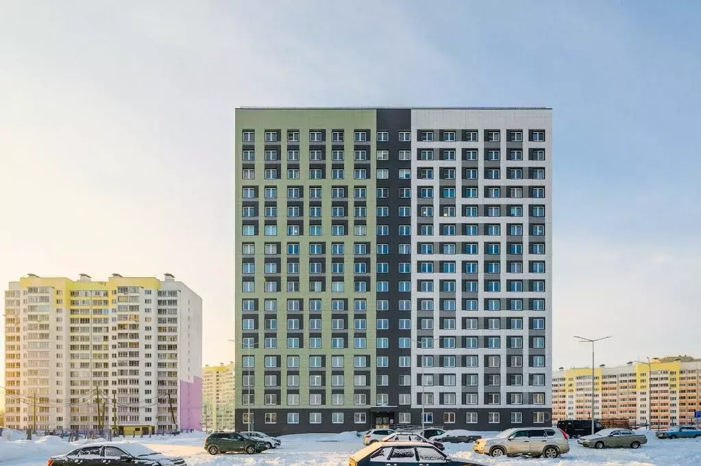 3-к кв. Кировская область, Киров просп. Строителей, 52 (68.7 м) - Фото 1