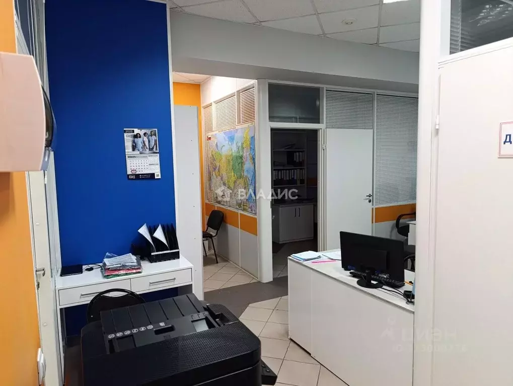 Торговая площадь в Коми, Сыктывкар Коммунистическая ул., 4 (43 м) - Фото 1
