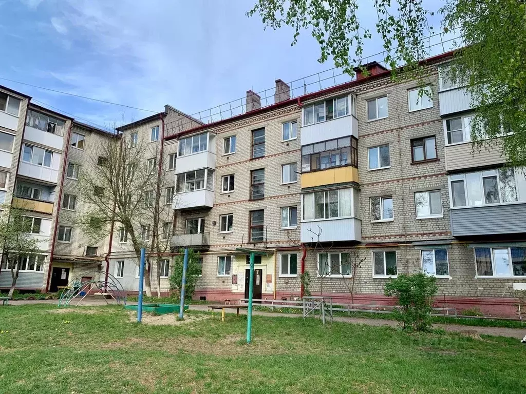 2-к кв. Брянская область, Брянск ул. 2-я Аллея, 18 (42.0 м) - Фото 0