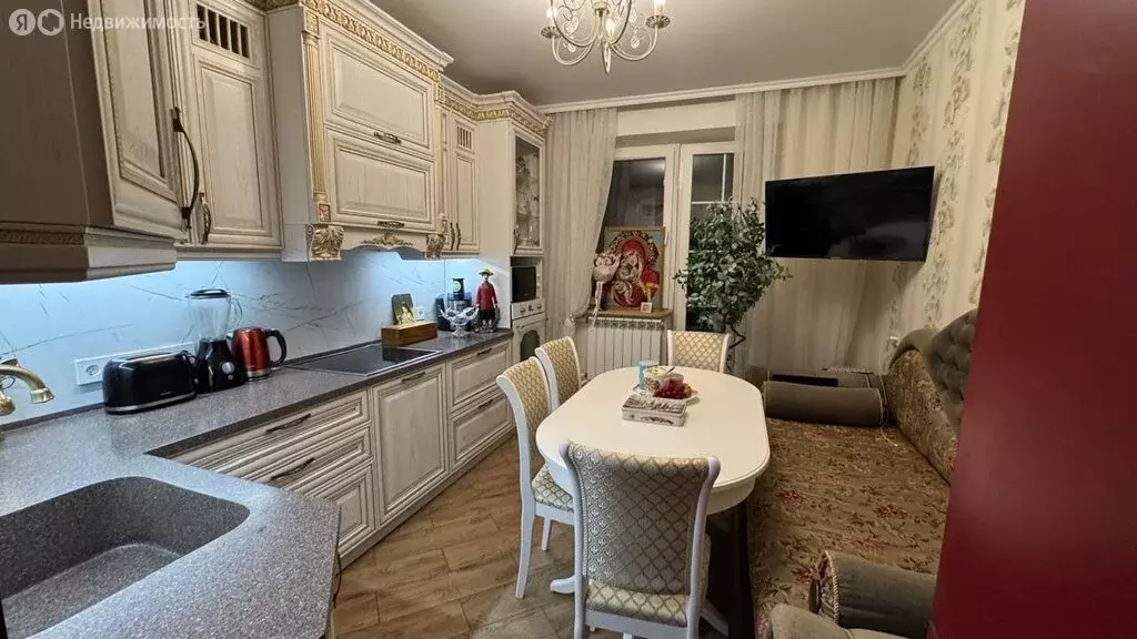 2-комнатная квартира: Серпухов, Центральная улица, 142к2 (59.9 м) - Фото 1