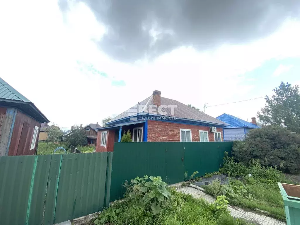 Дом в Кемеровская область, Ленинск-Кузнецкий ул. Суворова, 245 (70 м) - Фото 1