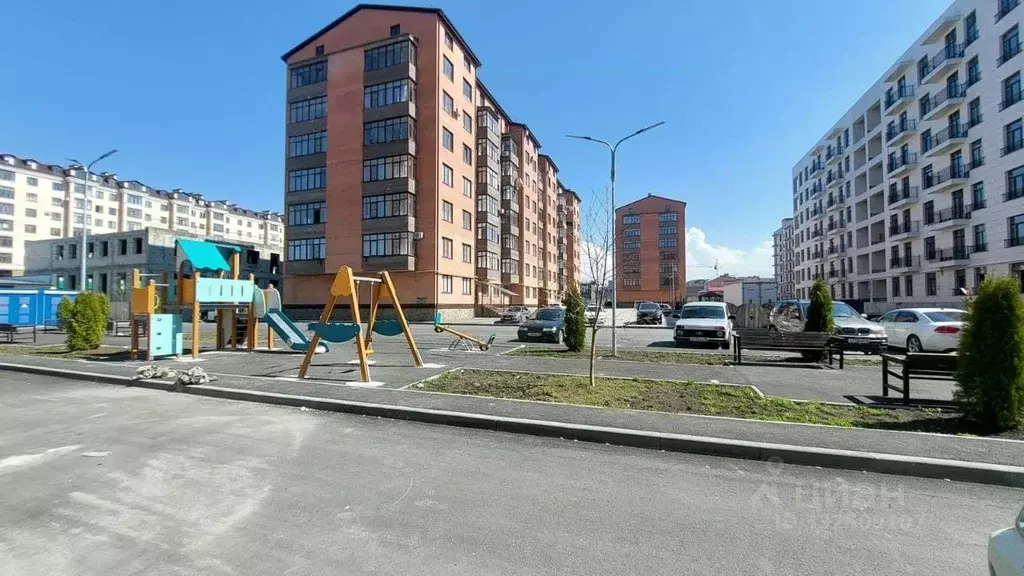 2-к кв. Северная Осетия, Владикавказ ул. Курсантов-Кировцев, 27А (67.0 ... - Фото 1