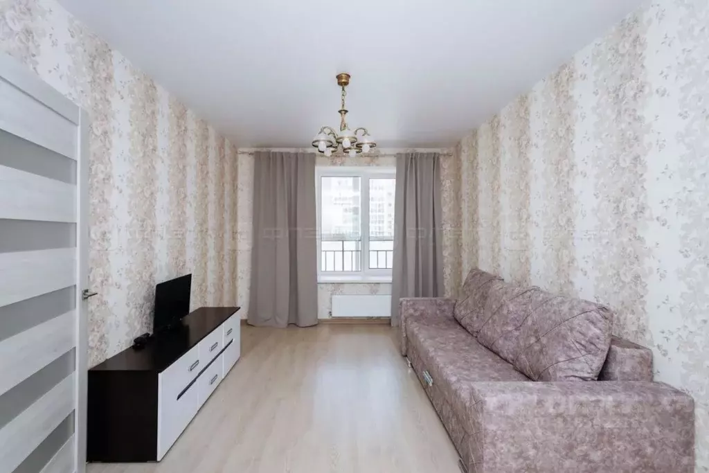 1-к кв. Татарстан, Казань ул. Азата Аббасова, 8 (36.0 м) - Фото 0