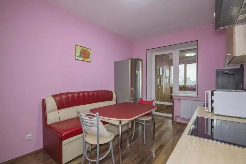 2-к кв. Свердловская область, Екатеринбург ул. Токарей, 68 (66.9 м) - Фото 1